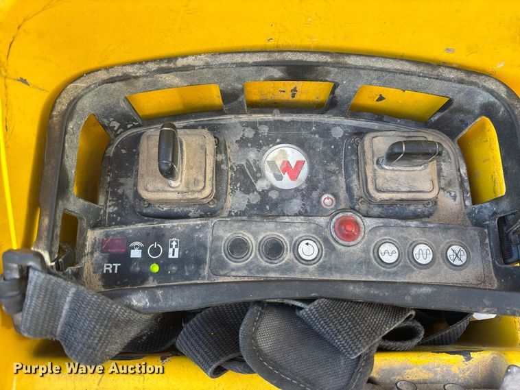 image for item ES8568 2016 Wacker Neuson trench compactor