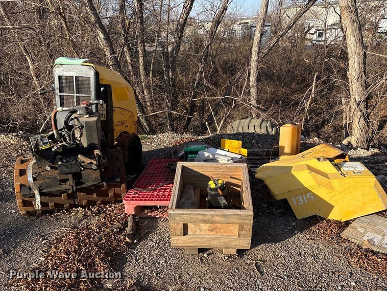 image for item ES8623 2016 Rammax 1575 trench compactor