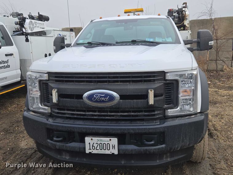 image for item ET1414 2019 Ford F550 Super Duty utility / service truck