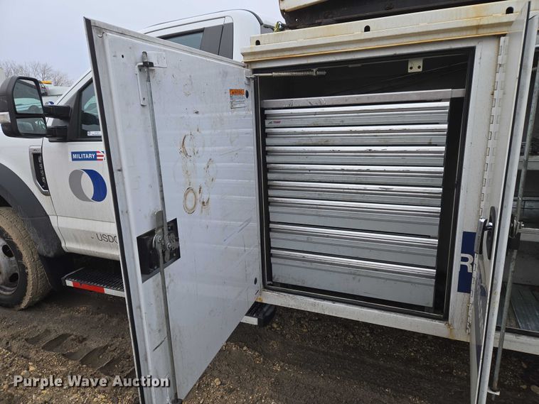 image for item ET1414 2019 Ford F550 Super Duty utility / service truck