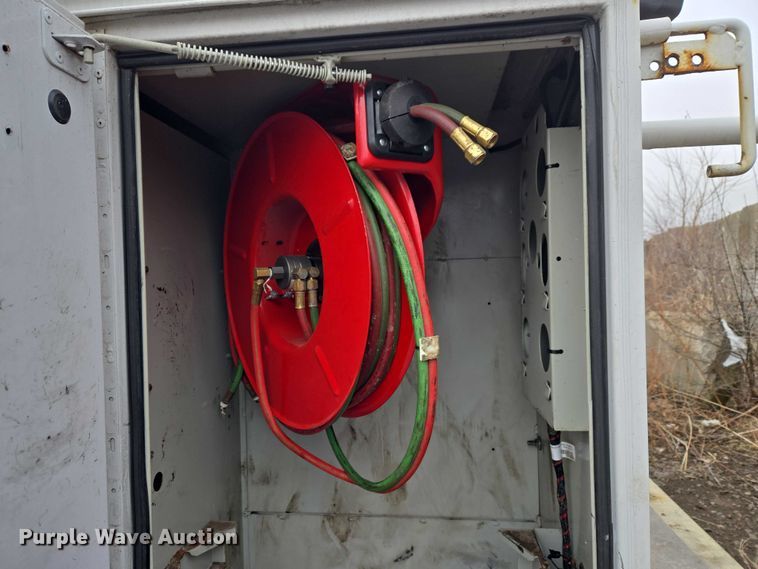 image for item ET1414 2019 Ford F550 Super Duty utility / service truck