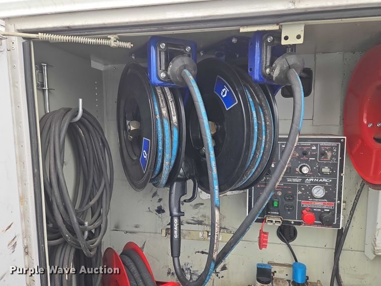 image for item ET1414 2019 Ford F550 Super Duty utility / service truck