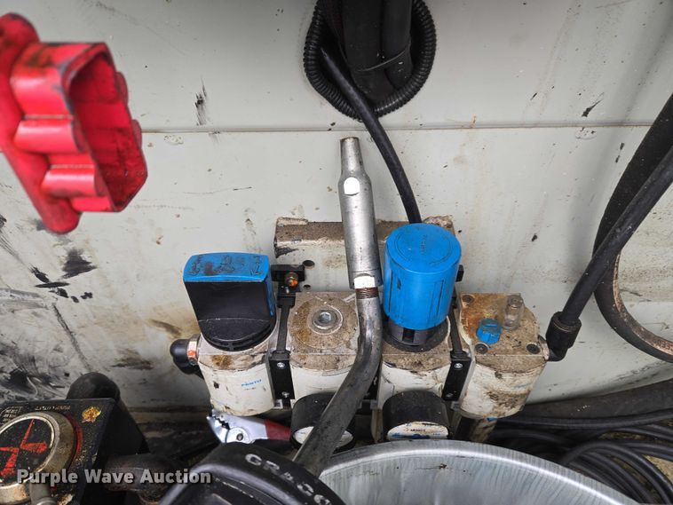 image for item ET1414 2019 Ford F550 Super Duty utility / service truck