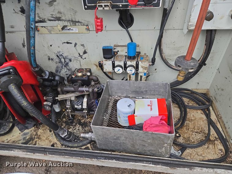 image for item ET1414 2019 Ford F550 Super Duty utility / service truck