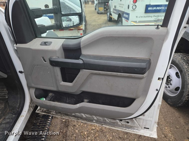 image for item ET1414 2019 Ford F550 Super Duty utility / service truck