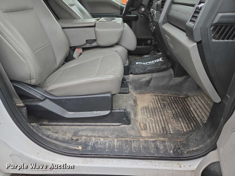 image for item ET1414 2019 Ford F550 Super Duty utility / service truck