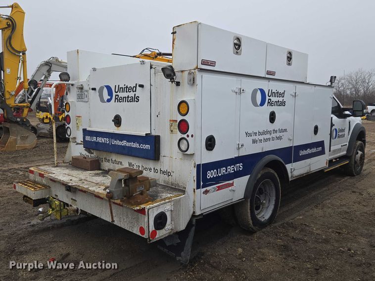 image for item ET1415 2020 Ford F550 Super Duty utility / service truck