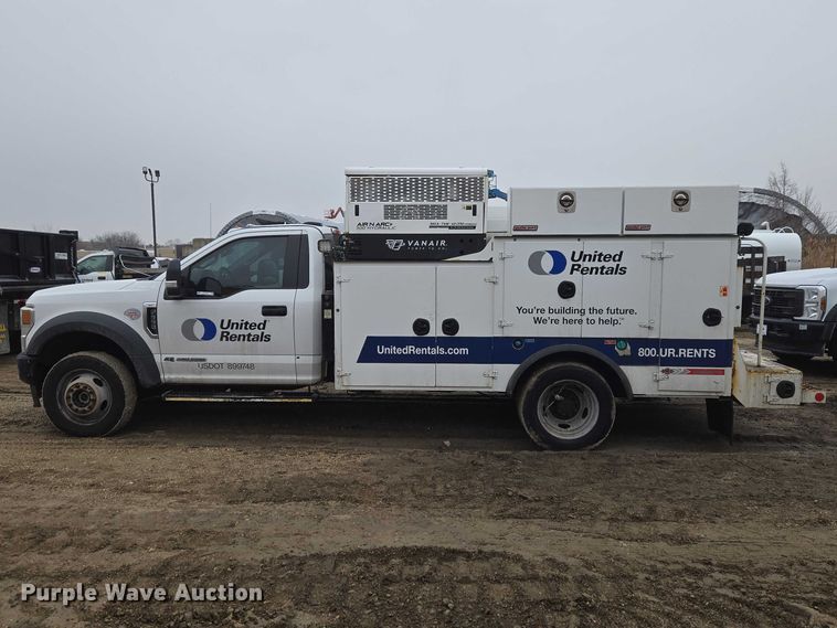 image for item ET1415 2020 Ford F550 Super Duty utility / service truck