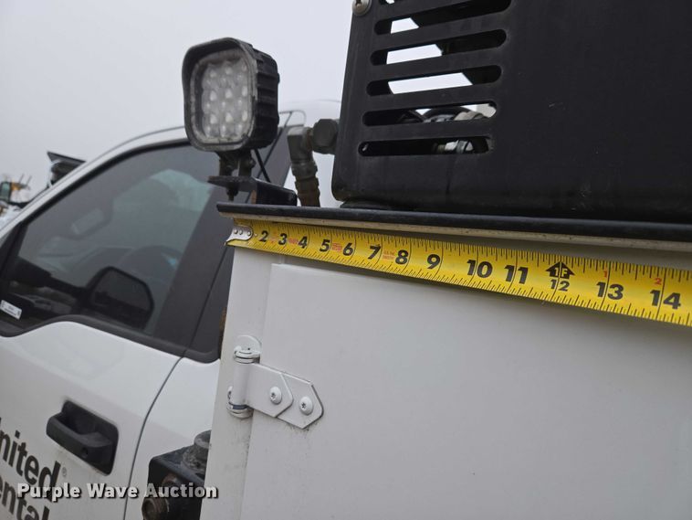 image for item ET1415 2020 Ford F550 Super Duty utility / service truck