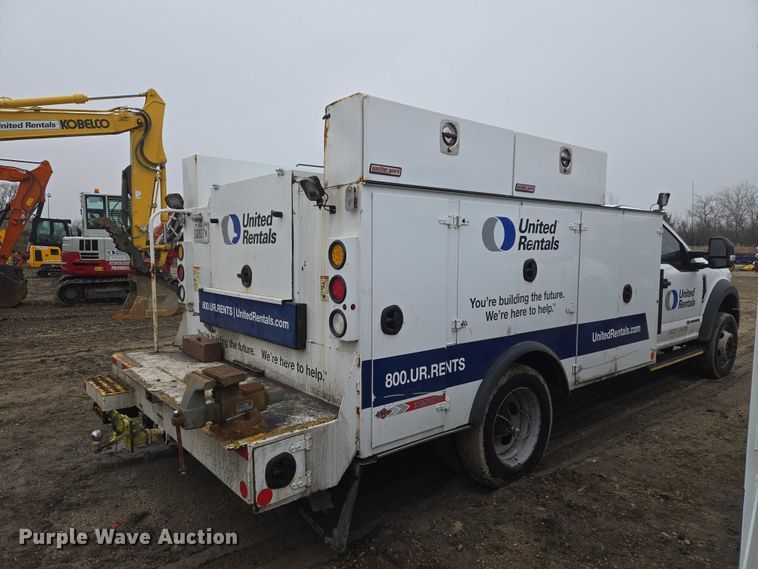 image for item ET1415 2020 Ford F550 Super Duty utility / service truck