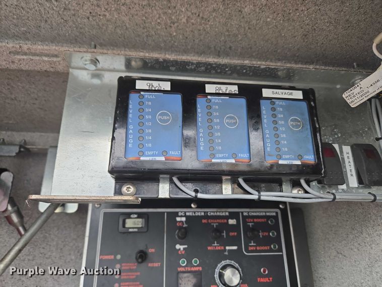 image for item ET1415 2020 Ford F550 Super Duty utility / service truck