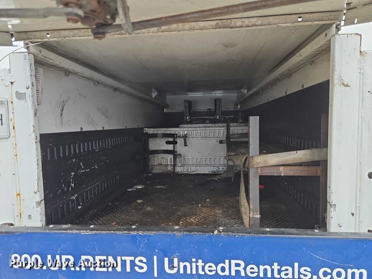 image for item ET1415 2020 Ford F550 Super Duty utility / service truck