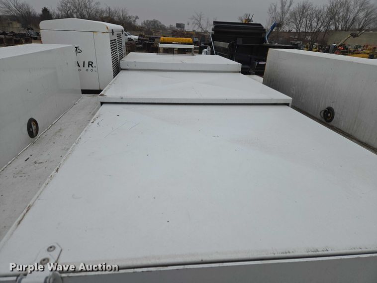 image for item ET1415 2020 Ford F550 Super Duty utility / service truck