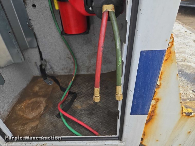 image for item ET1415 2020 Ford F550 Super Duty utility / service truck