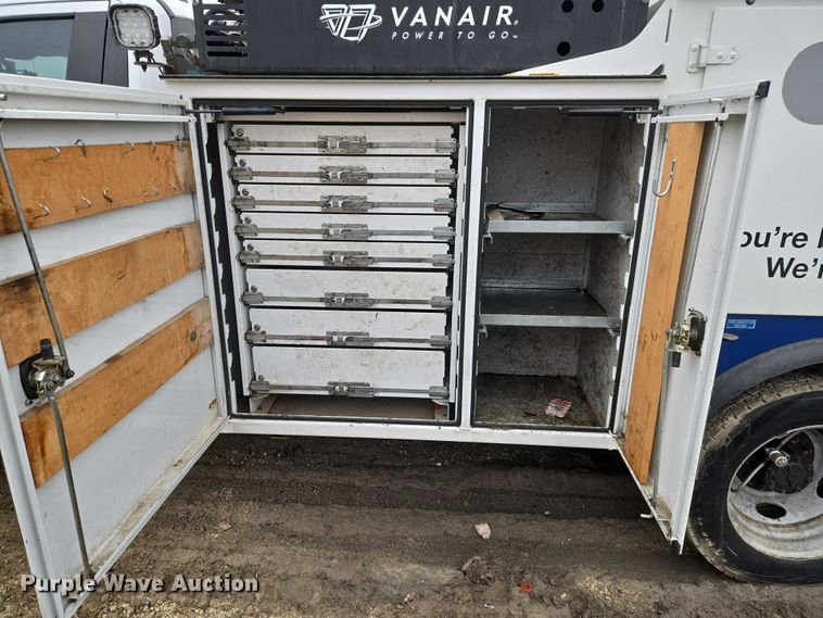 image for item ET1415 2020 Ford F550 Super Duty utility / service truck