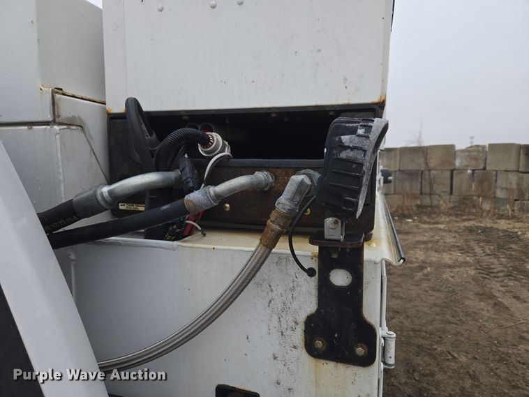 image for item ET1415 2020 Ford F550 Super Duty utility / service truck