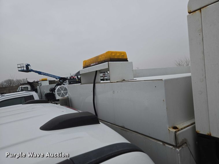 image for item ET1415 2020 Ford F550 Super Duty utility / service truck