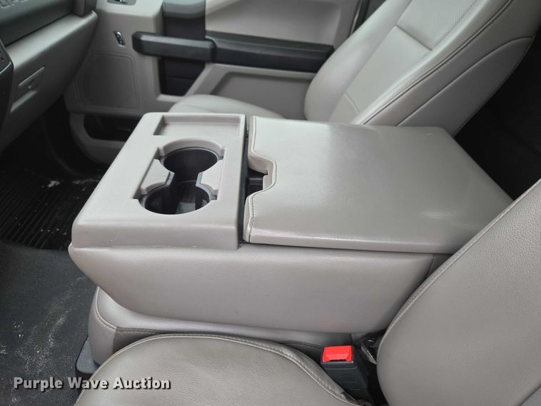 image for item ET1415 2020 Ford F550 Super Duty utility / service truck