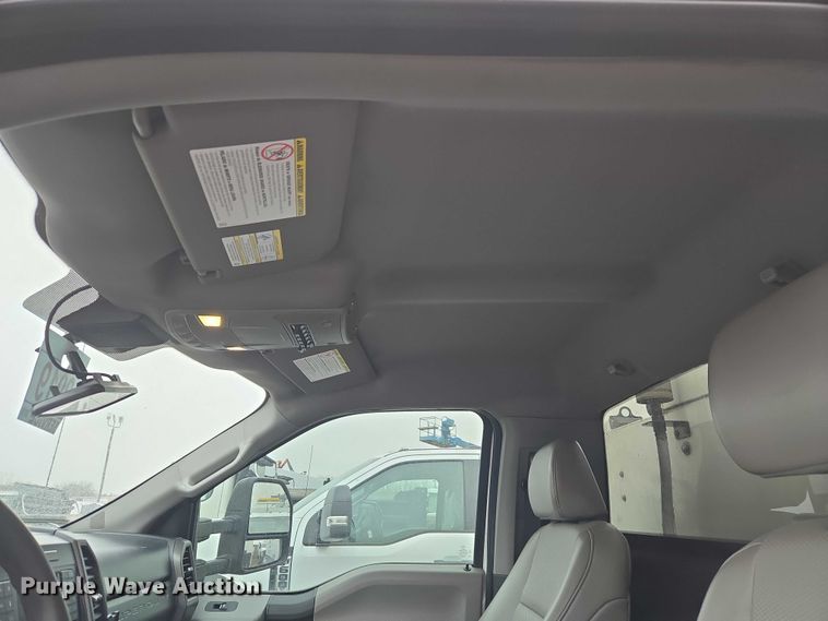 image for item ET1415 2020 Ford F550 Super Duty utility / service truck