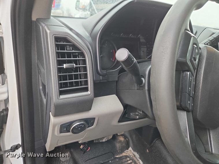 image for item ET1415 2020 Ford F550 Super Duty utility / service truck