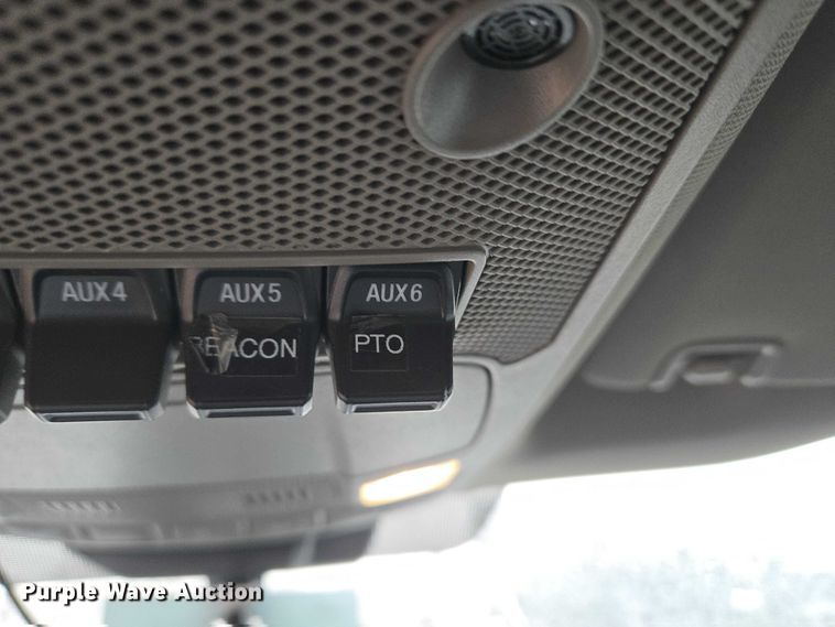 image for item ET1415 2020 Ford F550 Super Duty utility / service truck