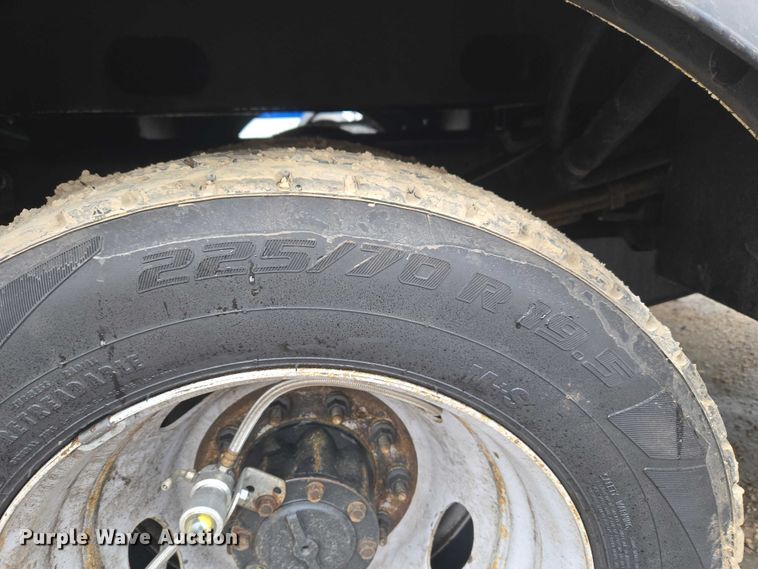 image for item ET1415 2020 Ford F550 Super Duty utility / service truck