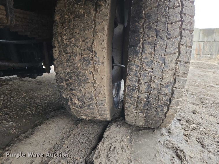 image for item ET1415 2020 Ford F550 Super Duty utility / service truck