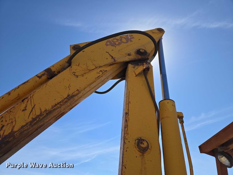 image for item ET1468 Case 480F backhoe