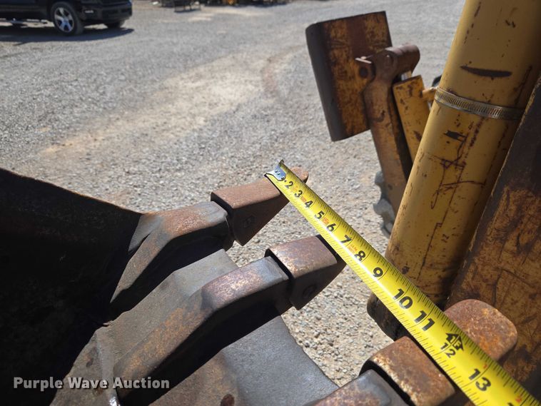 image for item ET1468 Case 480F backhoe