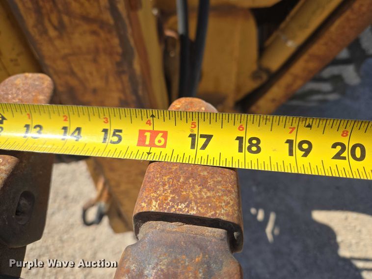 image for item ET1468 Case 480F backhoe