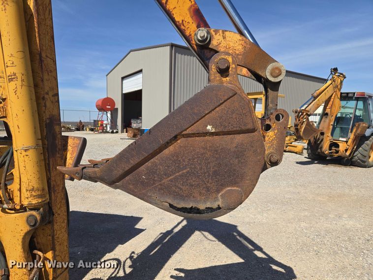 image for item ET1468 Case 480F backhoe