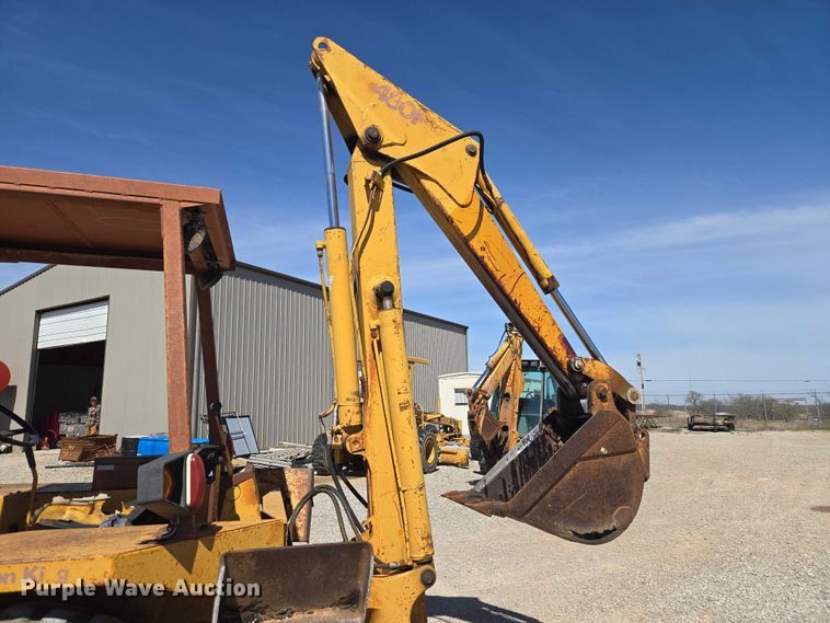 image for item ET1468 Case 480F backhoe