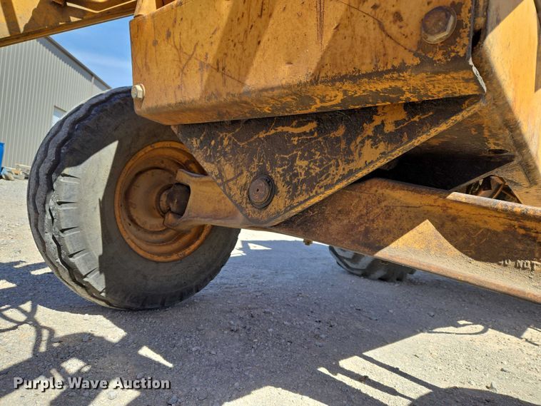 image for item ET1468 Case 480F backhoe