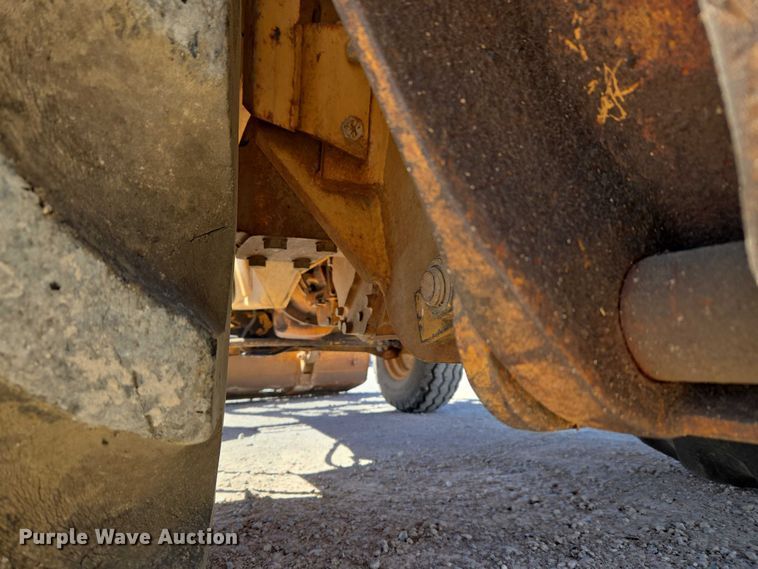 image for item ET1468 Case 480F backhoe