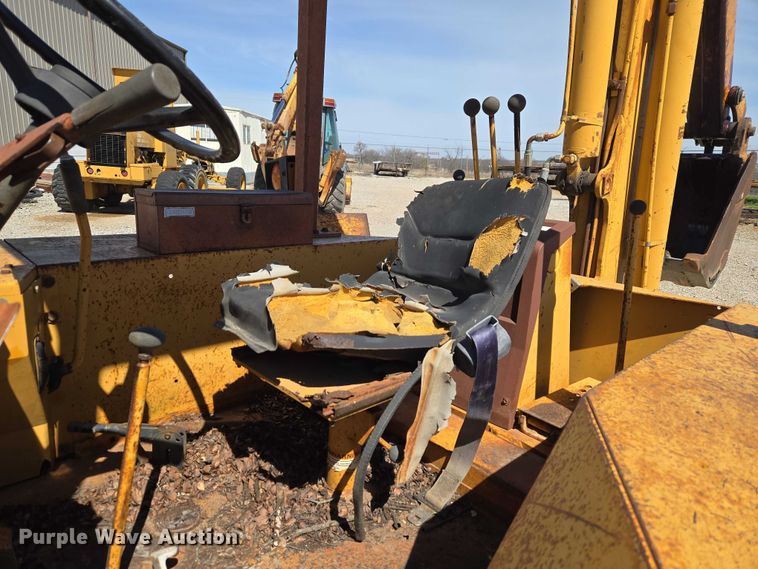 image for item ET1468 Case 480F backhoe