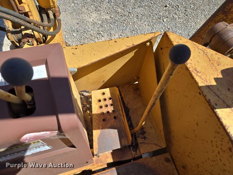 image for item ET1468 Case 480F backhoe