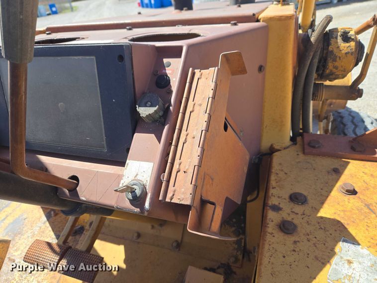 image for item ET1468 Case 480F backhoe