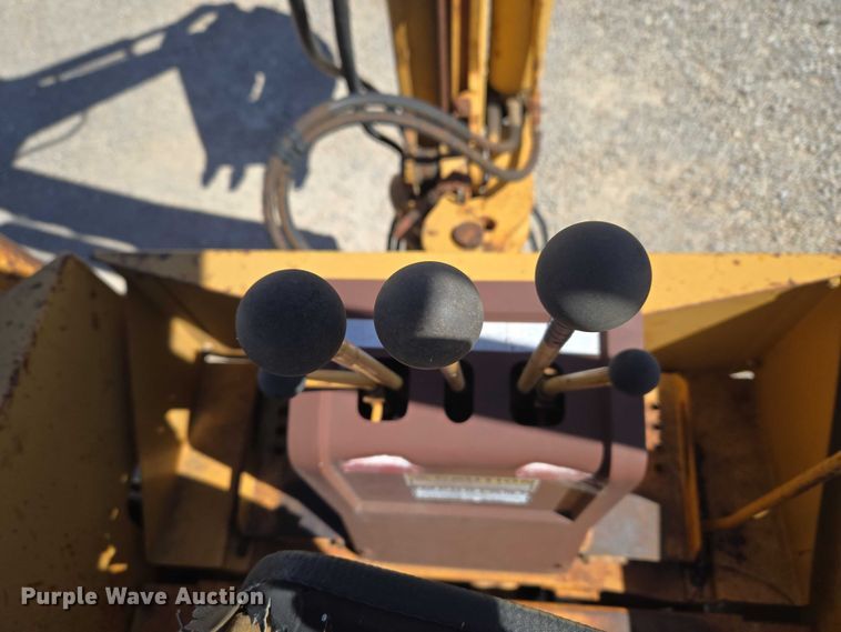 image for item ET1468 Case 480F backhoe