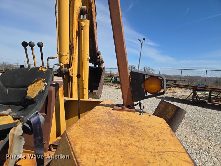 image for item ET1468 Case 480F backhoe