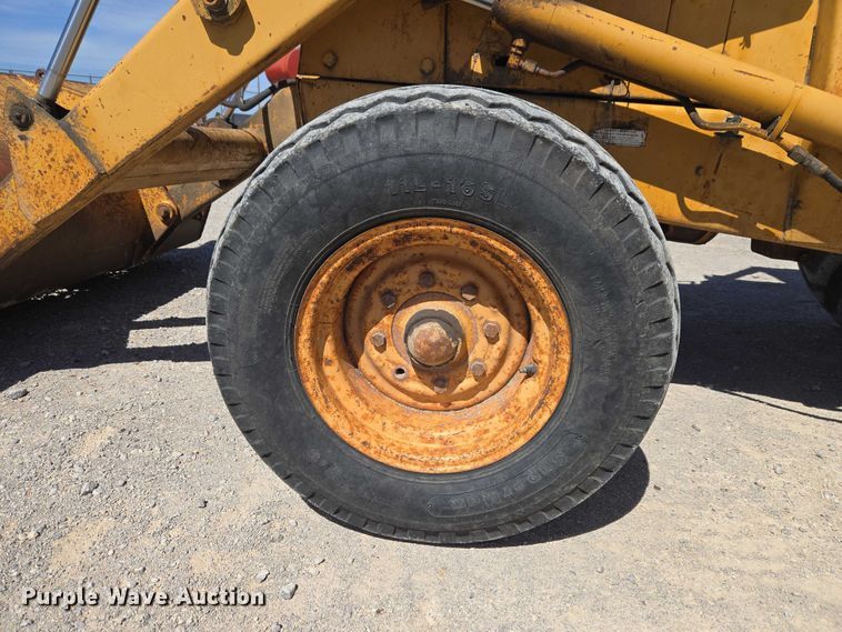 image for item ET1468 Case 480F backhoe