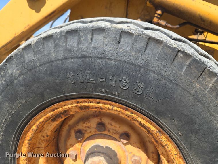 image for item ET1468 Case 480F backhoe