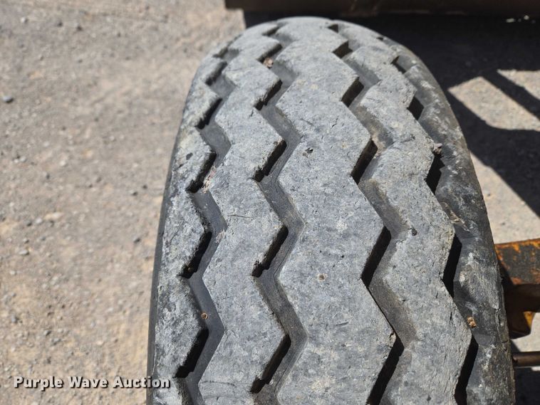 image for item ET1468 Case 480F backhoe