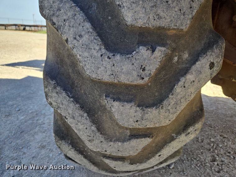 image for item ET1468 Case 480F backhoe