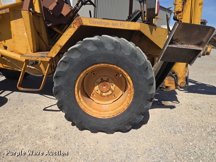 image for item ET1468 Case 480F backhoe