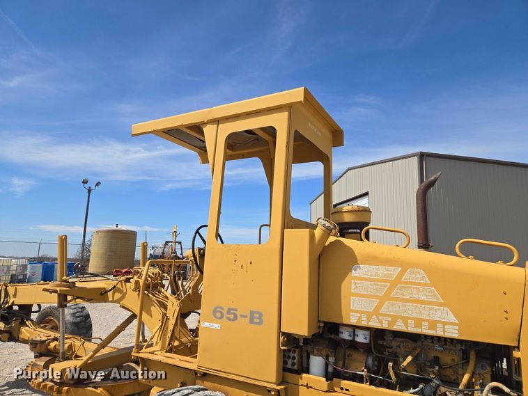image for item ET1470 1993 Fiatallis 65-B rigid frame motor grader