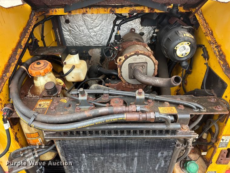 image for item ET1655 2015 John Deere 314G skid steer loader