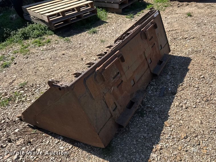 image for item ET1668 Skid steer bucket