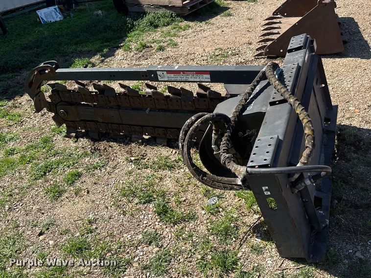 image for item ET1669 2007 Bobcat LT313 Trencher skid steer trencher