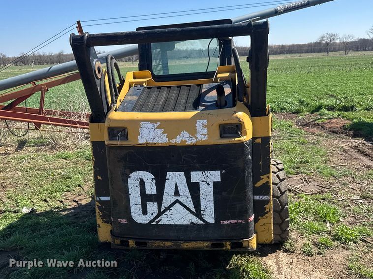image for item ET1673 2005 Caterpillar 232B skid steer loader