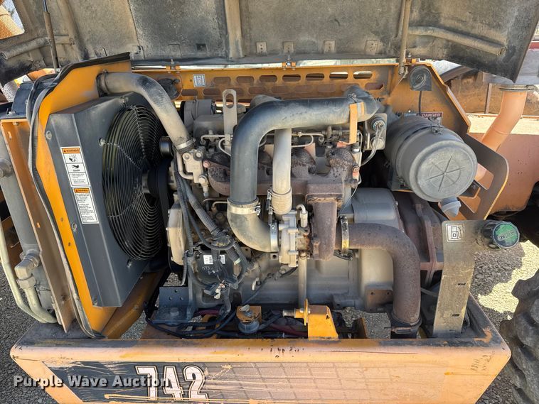 image for item ET1710 Mustang 742 telehandler